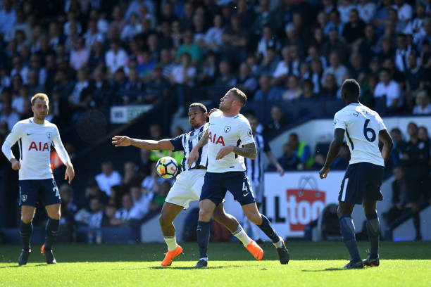 她凭借出色 她凭借出色