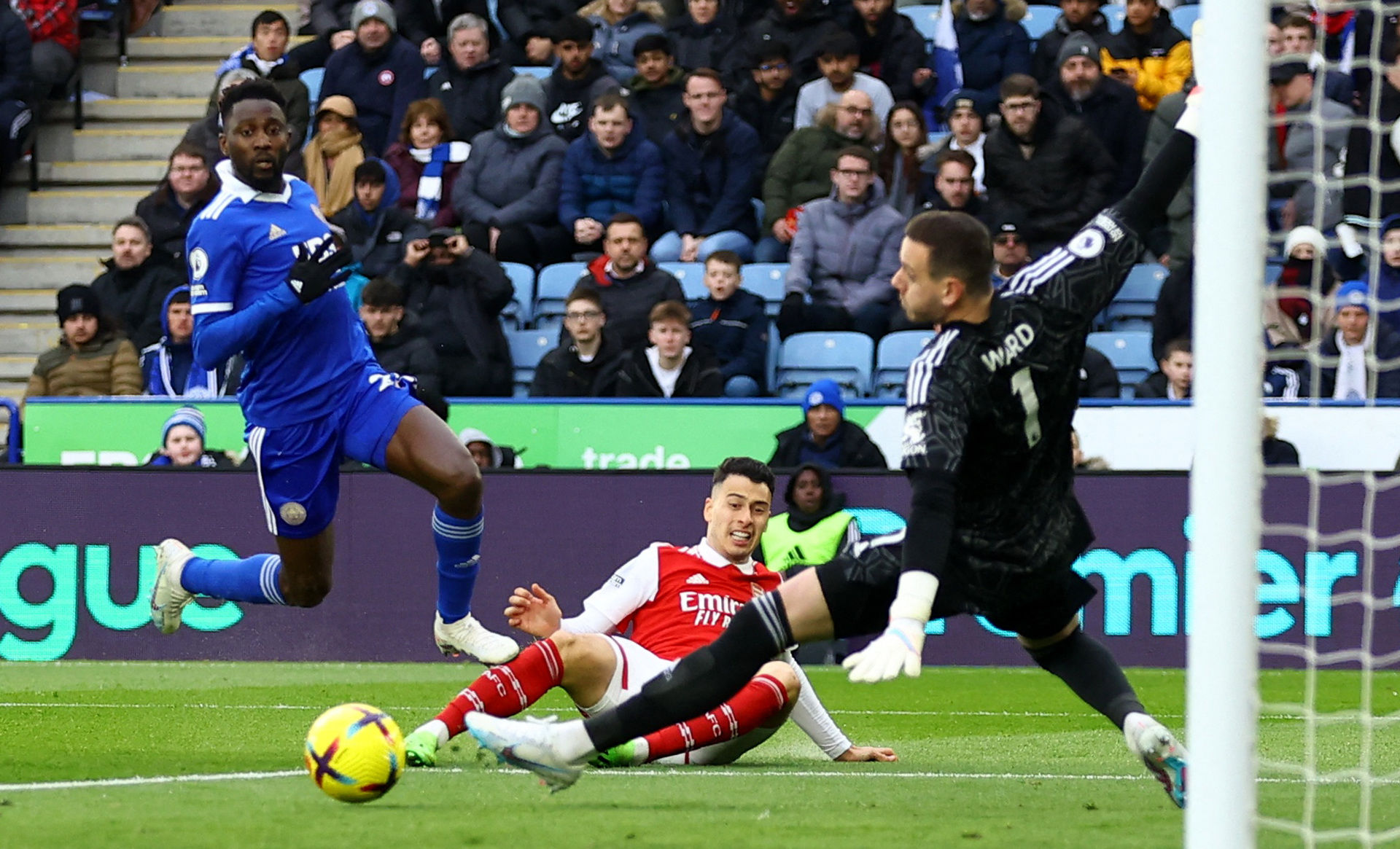 发具有威胁 发具有威胁